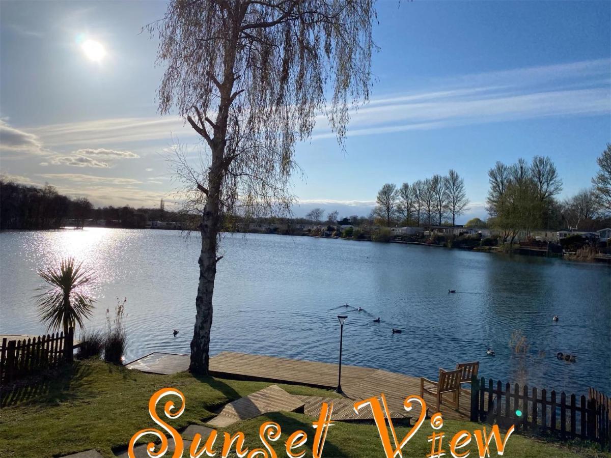 Tattershall Lakes Sunset View Caravan Lakeside, Hot Tub, Garden, Private Fishing Peg & Wifi Eksteriør bilde