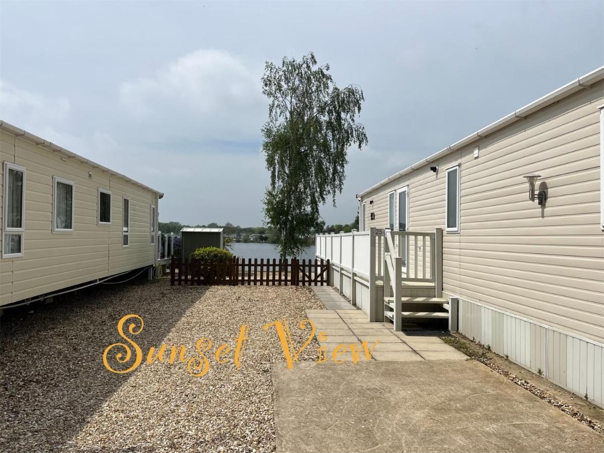Tattershall Lakes Sunset View Caravan Lakeside, Hot Tub, Garden, Private Fishing Peg & Wifi Eksteriør bilde