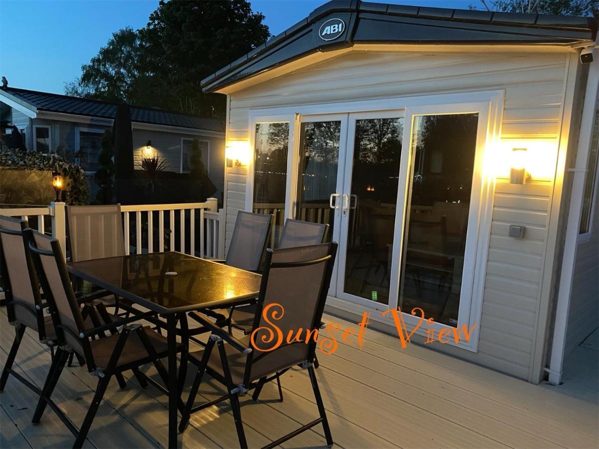 Tattershall Lakes Sunset View Caravan Lakeside, Hot Tub, Garden, Private Fishing Peg & Wifi Eksteriør bilde