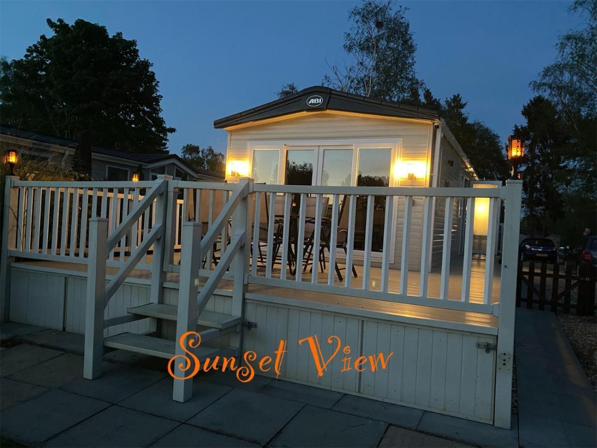 Tattershall Lakes Sunset View Caravan Lakeside, Hot Tub, Garden, Private Fishing Peg & Wifi Eksteriør bilde