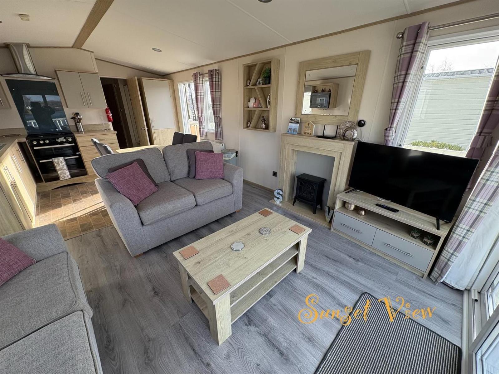 Tattershall Lakes Sunset View Caravan Lakeside, Hot Tub, Garden, Private Fishing Peg & Wifi Eksteriør bilde